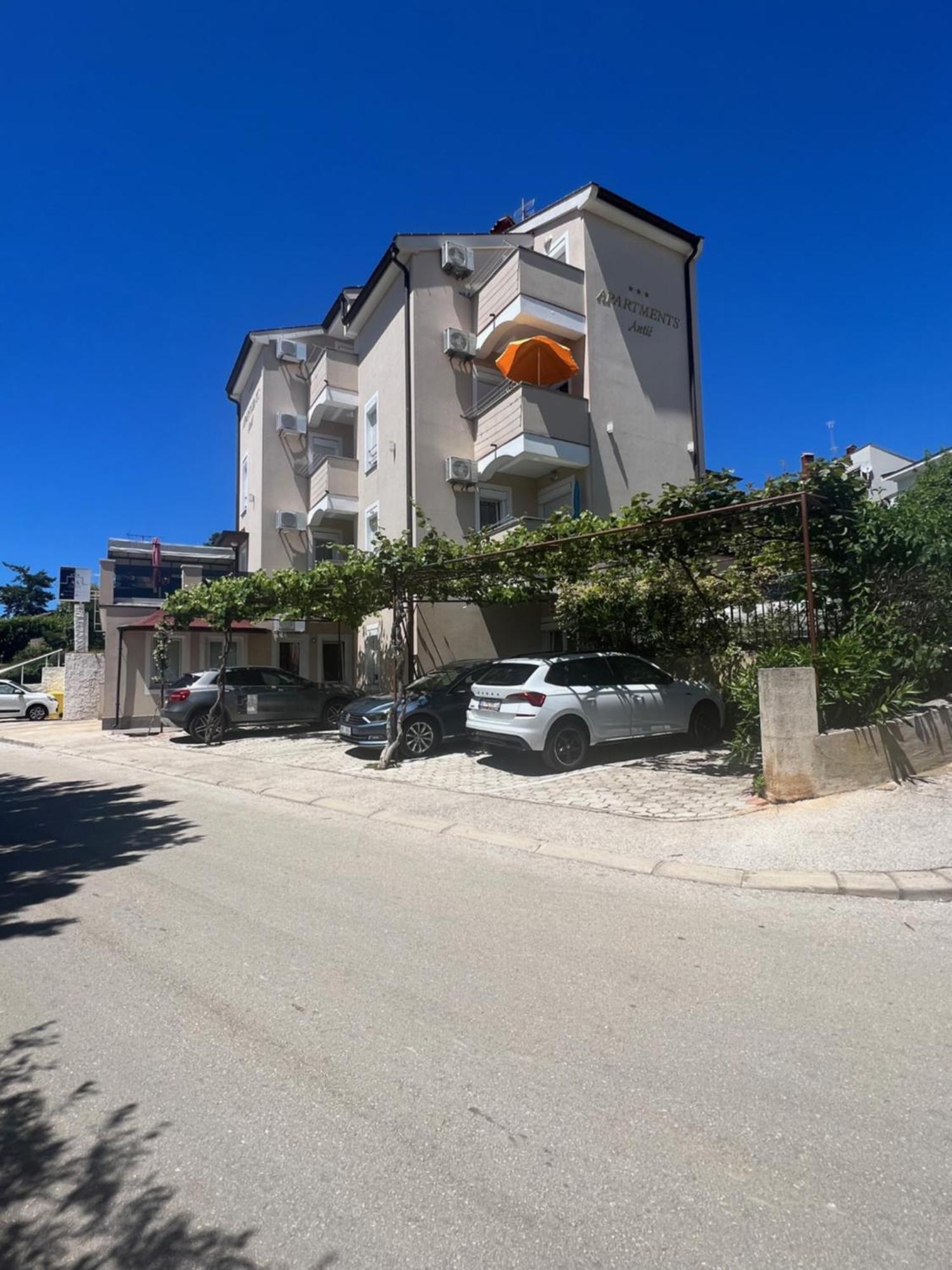 Apartments Antic 1 Пиешчана Увала Екстериор снимка